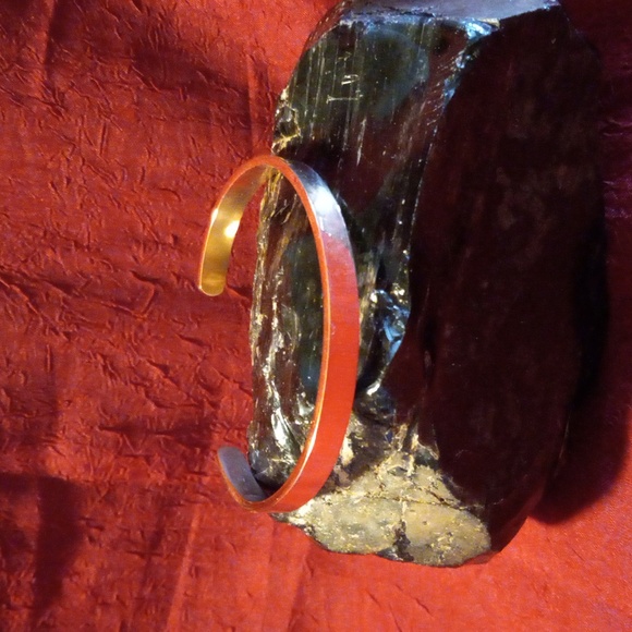 Gold tone bracelet. Not sister by blood but sisters by heart - Picture 4 of 4